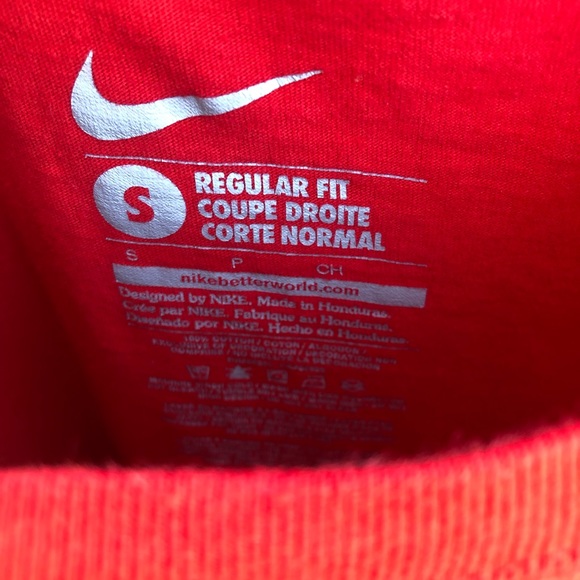 Nike graphic tee - Picture 2 of 2